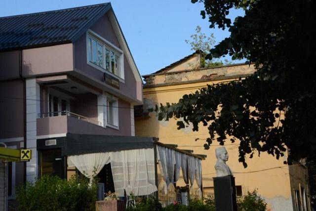 Royal Hotel Peshkopi Albania Exterior photo